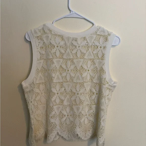Deletta Lace Sleeveless Top - Picture 8 of 8